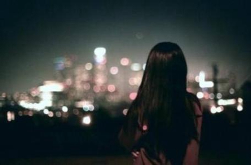 歌曲月光表达什么感情